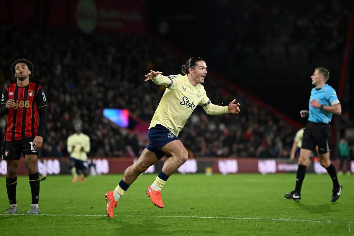 埃弗顿咱们讨论问题得有个标准。比如，以欧赛资格这个标准看如今埃弗顿的阵容，也就