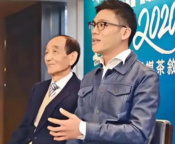 上个月，香港富豪邓成波的儿子邓耀生正式申请破产，800亿家产传到第二代，不到5年
