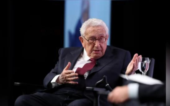 一旦中美开战，美军将全面轰炸中国？100岁的基辛格早就发出过警告：“美国盟友再多