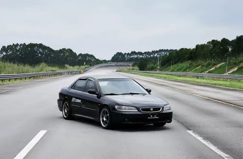 本田的悲哀，拿得出手的也就这个了当几乎所有的车企都恨不得把2060的概念车来彰显