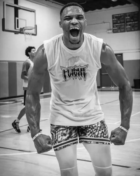 NBA老将威斯布鲁克彻底的凉凉了！今天美国名记JakeFischer在节目中聊