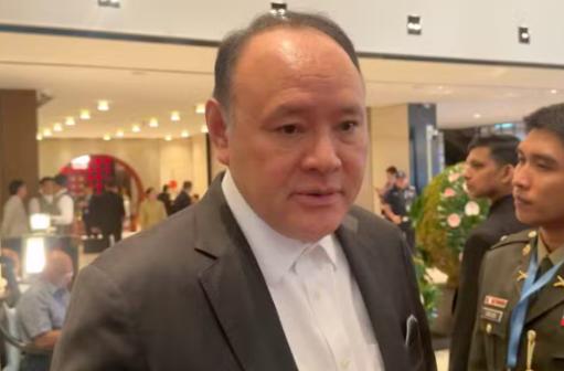 我现在终于明白菲律宾国防部长特奥多罗的成色了。根据中国新闻网8月15日报道，外交