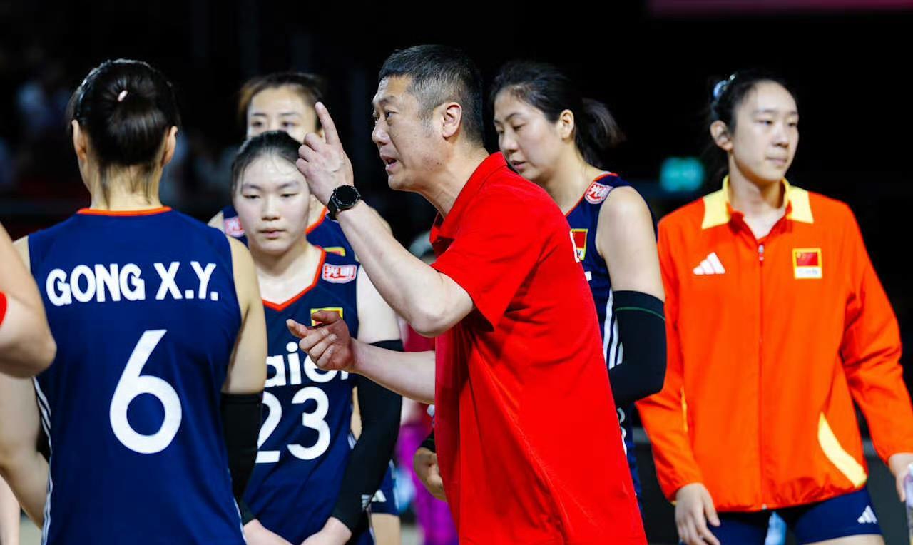 换掉赵勇？那么谁来接任呢？天津女排的教父王宝泉？你确信他接吗？再说了他之前做过中