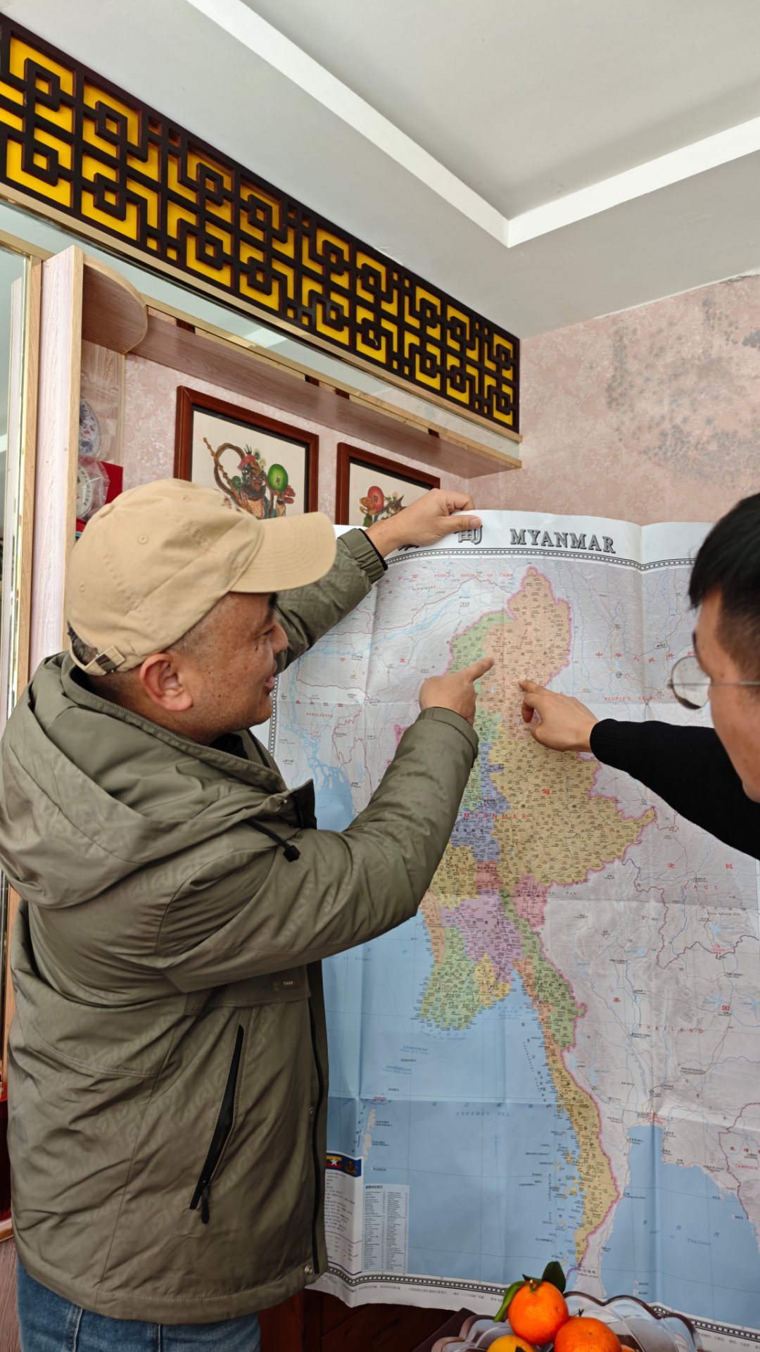 向导：缅甸资源极其丰富，黄金，红木，宝石，到处是钱。如果从腾冲拉一支军队过去，先