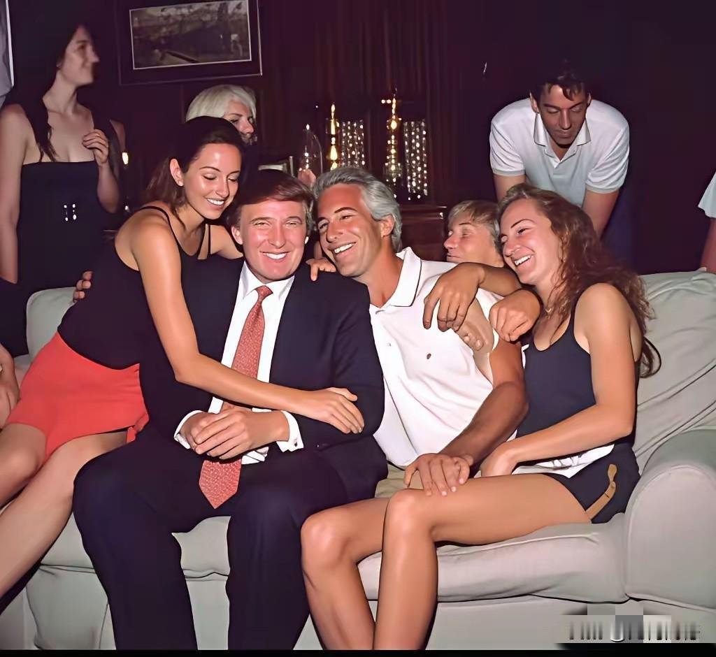 单纯的看这张照片的话，感觉这些人都非常的开心，非常的快乐，每个人都乐乐呵呵，笑语