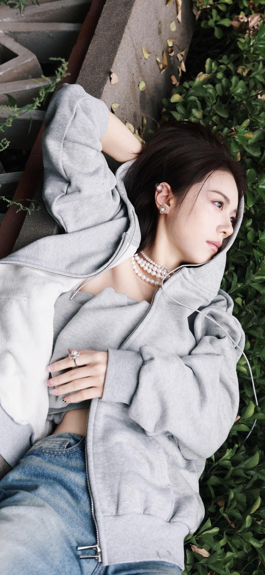 美女壁纸-第6219期-赵今麦