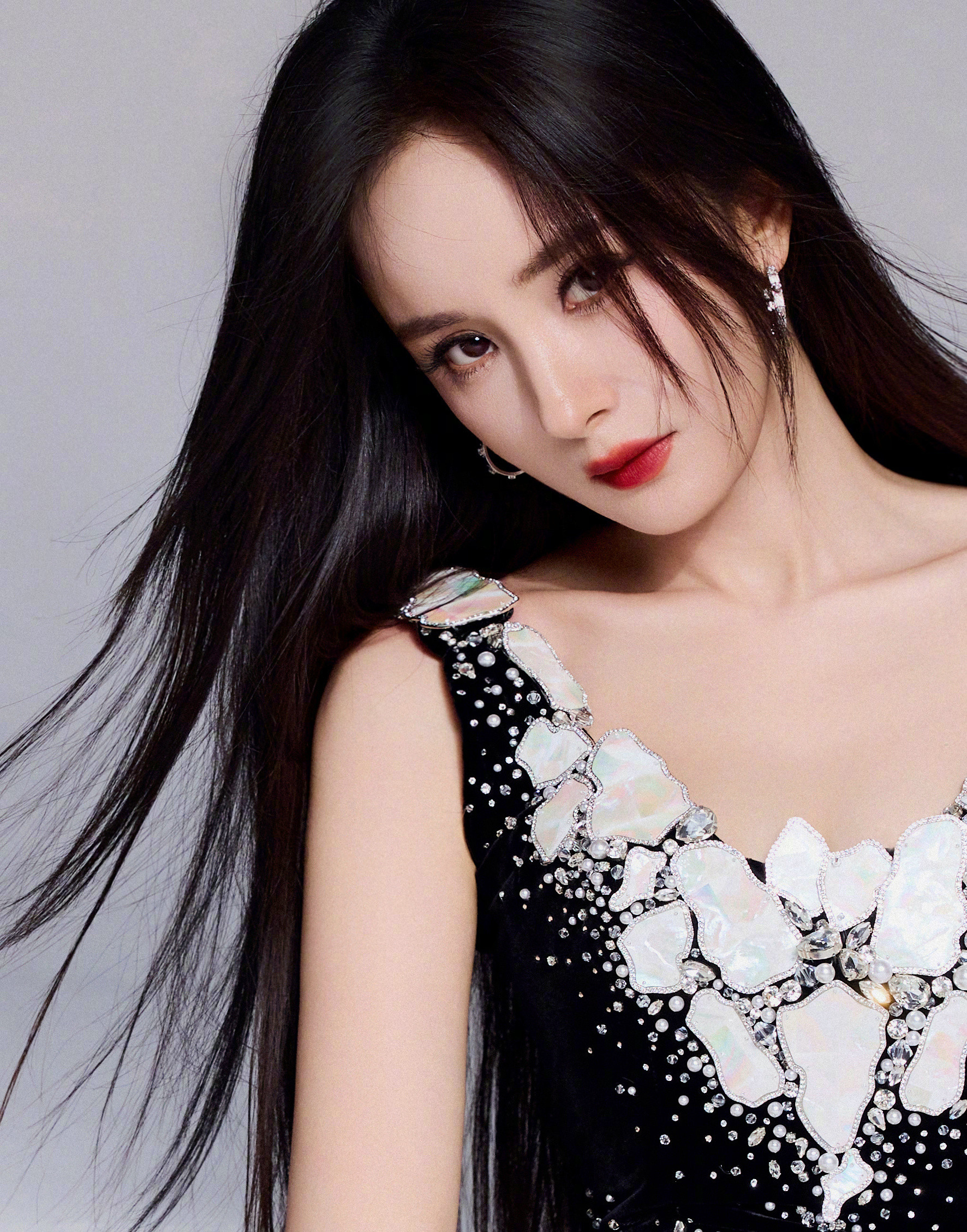 杨幂白玉兰红唇黑长直大片
