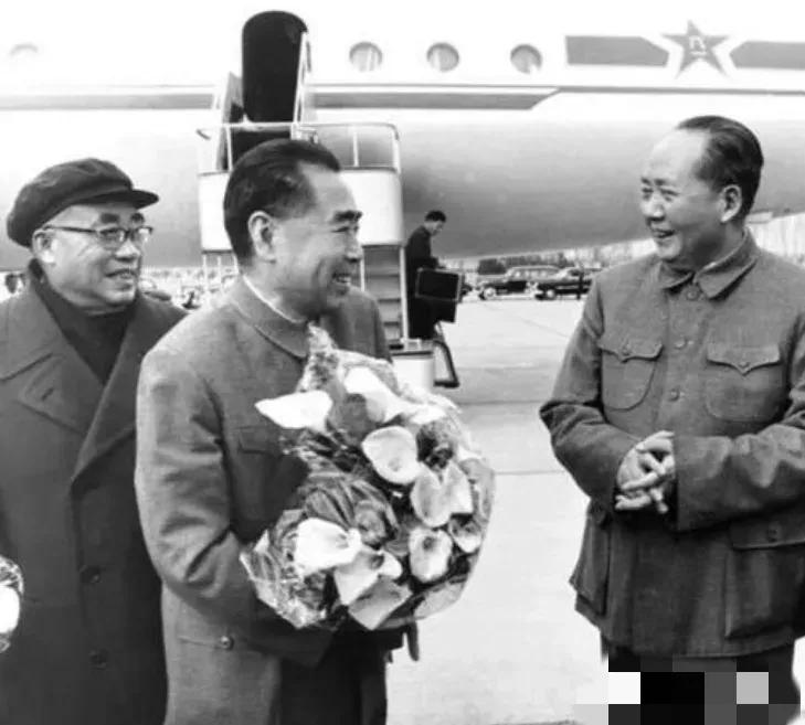 传闻军中，曾经有个约定成俗的习惯，只要是朱老总一现身，无论是元帅，还是将军，必定
