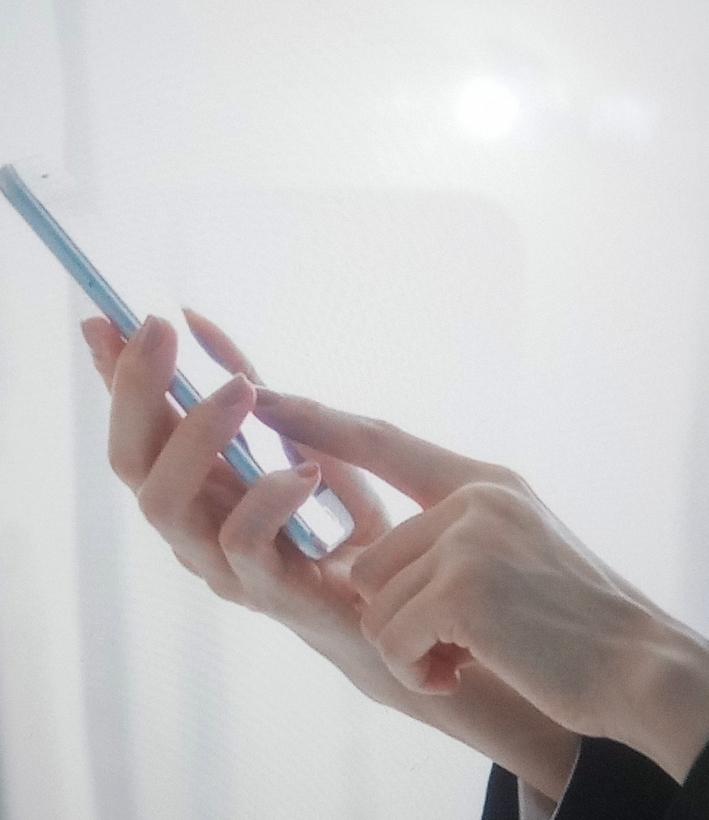 我老公对我的生理性喜欢之七。我老公也是个喜欢美女的男人，所以他手机锁屏壁纸总有