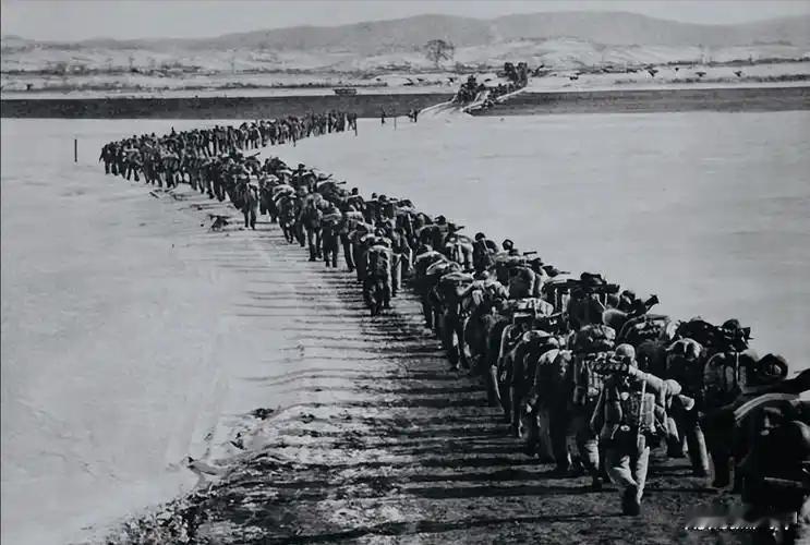 对上世纪五、六十年代中朝、中越关系的得失反思二十世纪五、六十年代，中国在自身经