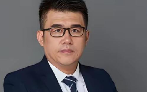 现在最难受的应该是川大的校长吧！他完全没想到自己学校特聘的研究员、博导，竟然一举