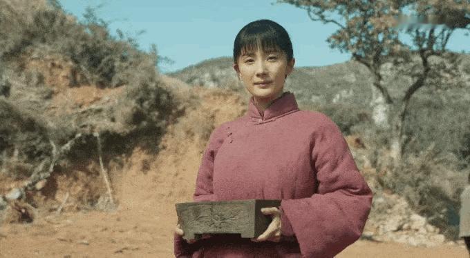 杨幂的演技问题还是蛮大的，跟那依扎对比就知道了。她的眼睛演不出那种根植于土地里