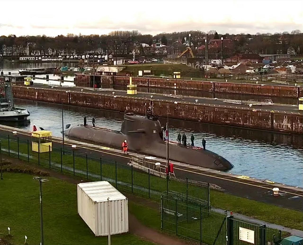 德国这款212A型潜艇确实厉害，被公认为当今世界常规动力潜艇的顶尖水平。它就像个