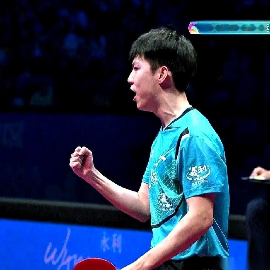 跟马龙搭档打双打，一场没输。转头去打单打，又把世界杯亚军林高远给干了。最后，