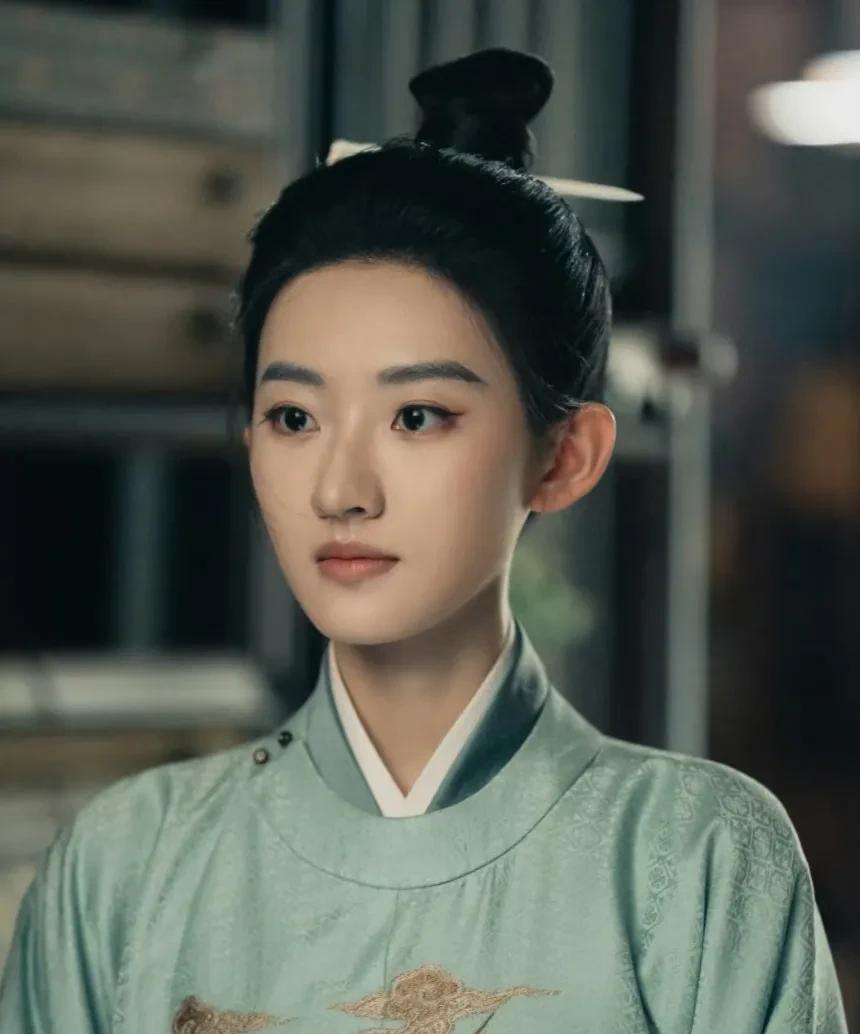 《藏海传》神秘的八公子，才是真正的赢家。枕楼说书人八公子，女扮男装，在枕楼说书