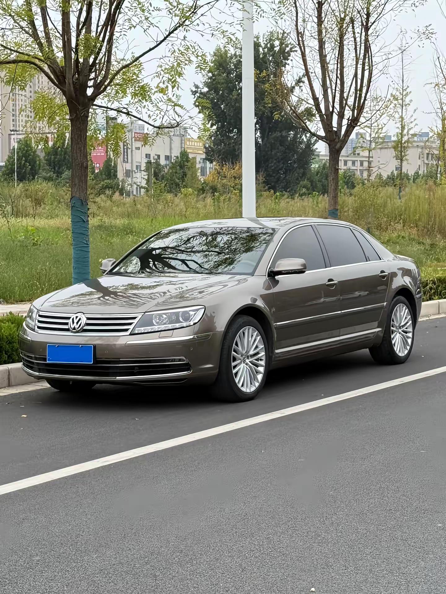 2016大众辉腾末代隐士的疯狂。88000KM3.0L～V6费迪南德皮耶希大众的巅峰之作大众辉腾辉腾