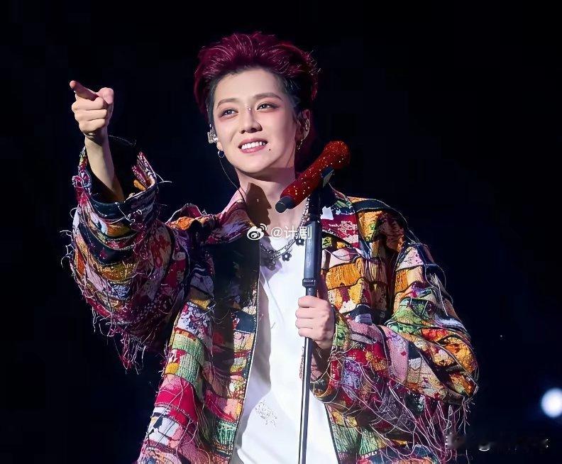 我怀疑网红司晓迪就是故意的不是故意黑鹿晗也不是故意黑王安宇，她分明是故意恶心关晓