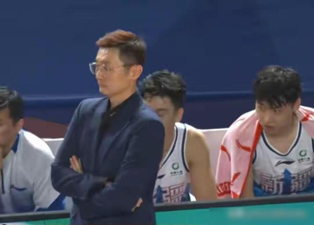 重磅消息！新疆广汇男篮主教练元旦前下课！根据最新可靠消息新疆广汇男篮队主教练刘炜