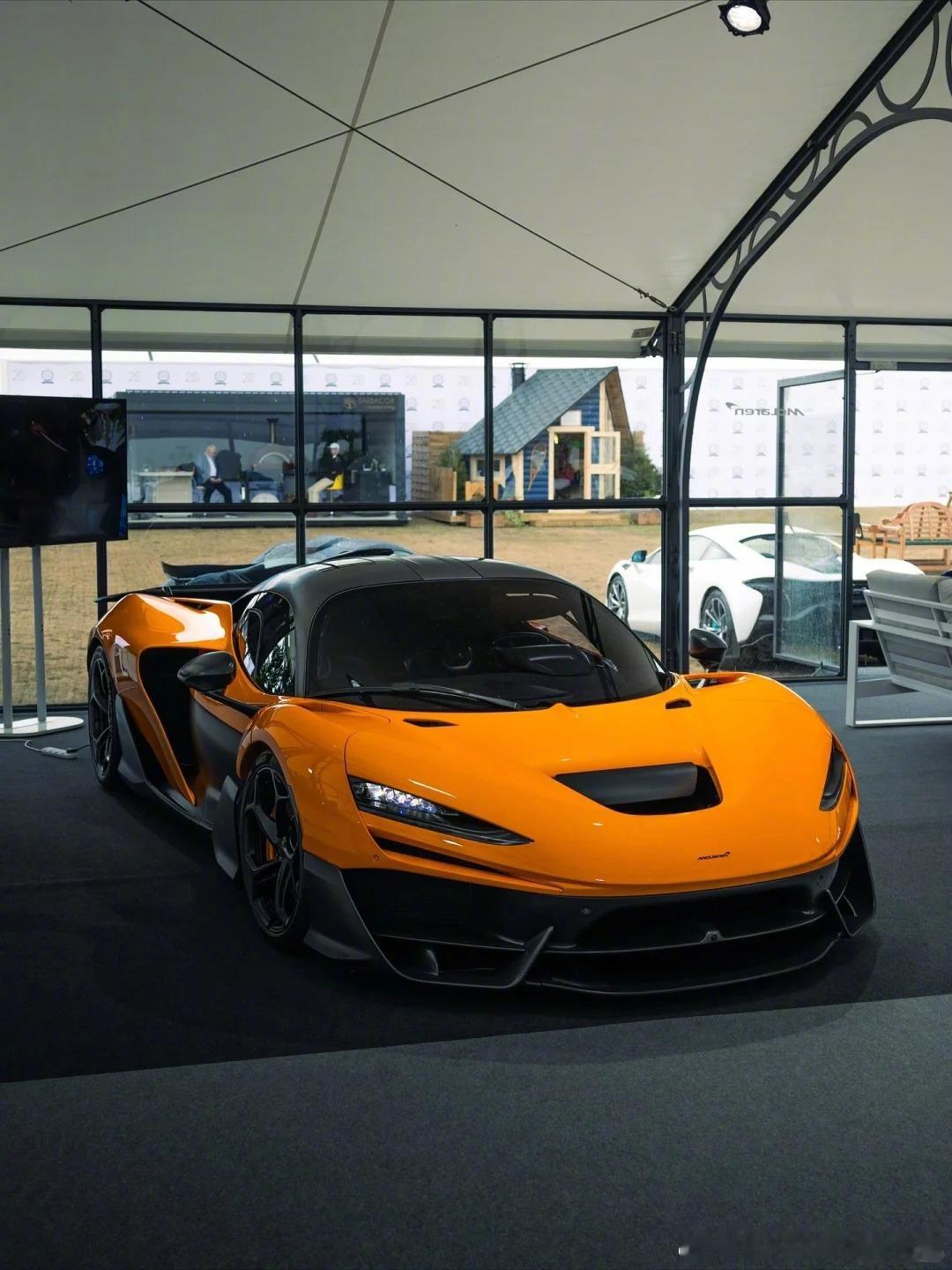 大周一吃点好的，橙色迈凯轮含金量无须多言