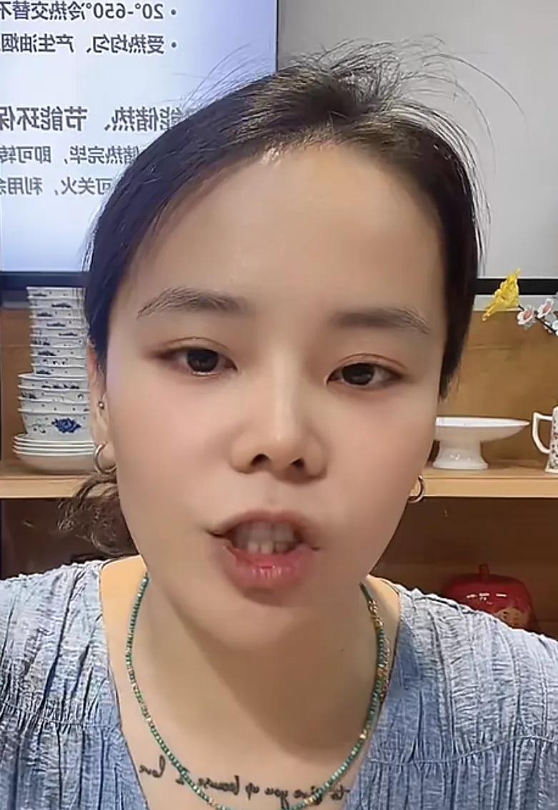 小熊说我就是今天为了去做数据，就是为了宠粉丝！今天妞妞来景德镇卖陶瓷，小熊心