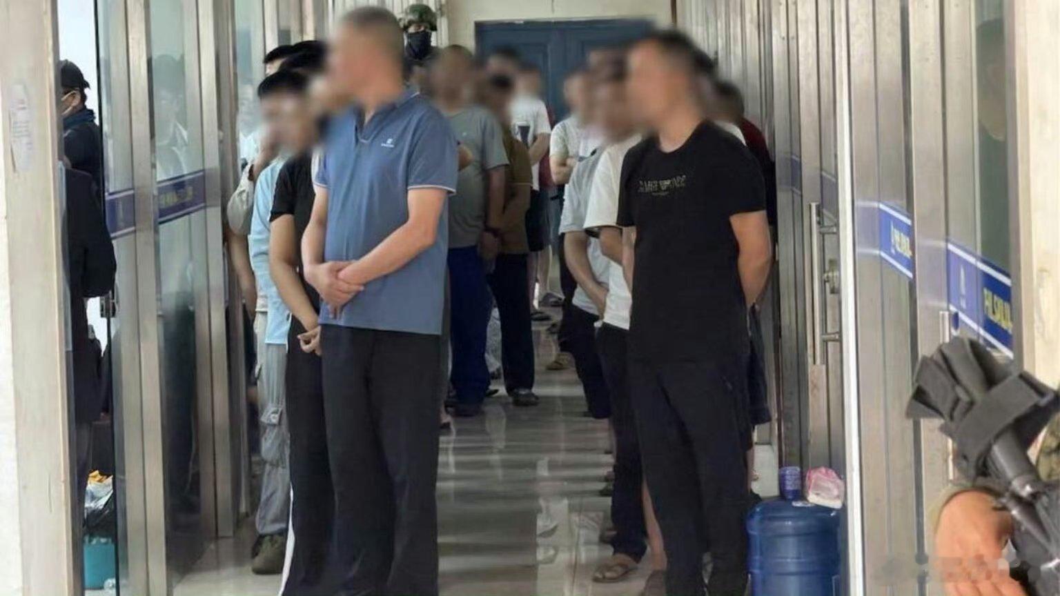 菲律宾防长指挥军队抓捕中国工人畏威而不畏德，全世界大部分国家都是这个德行，你跟他