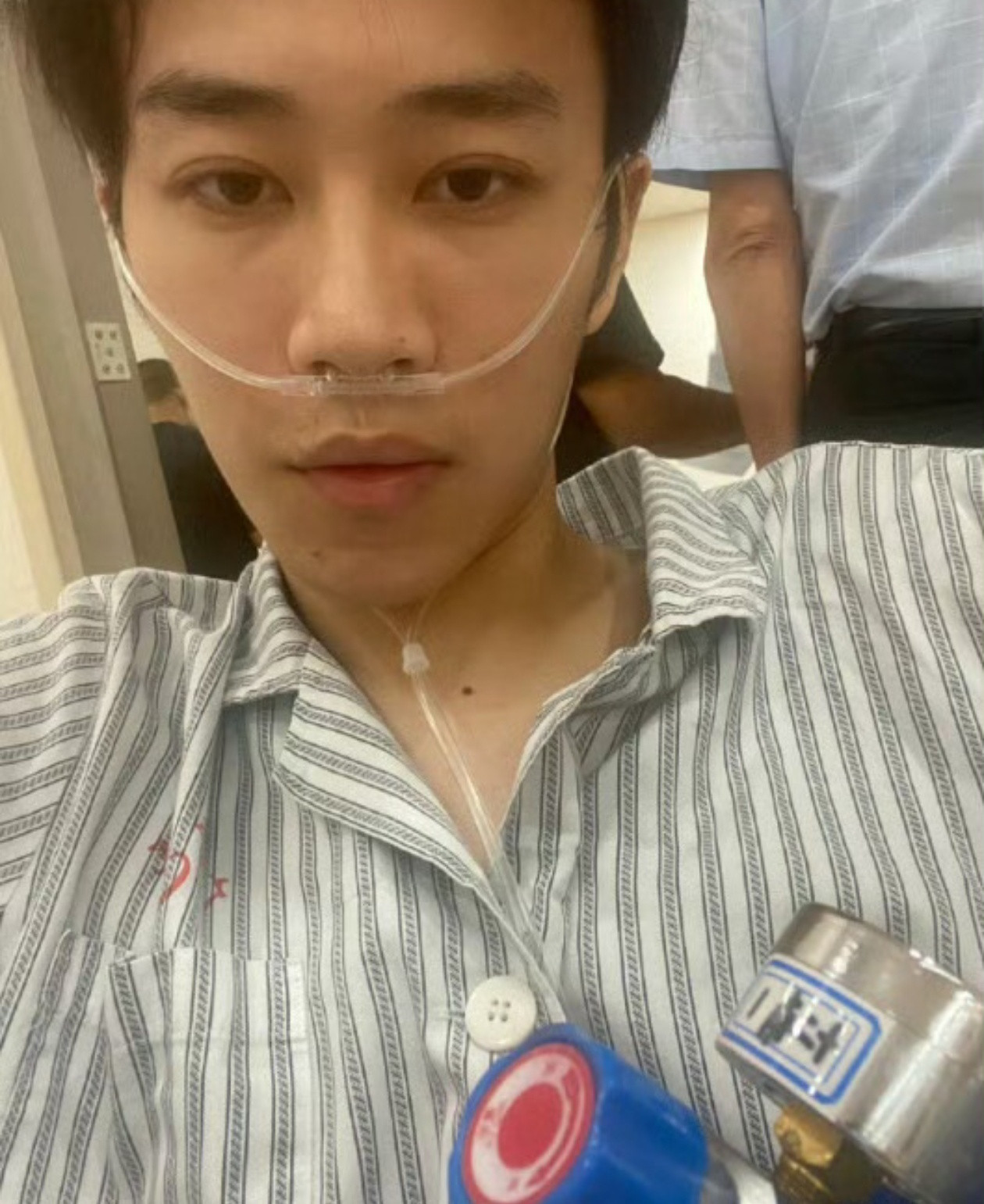 蒋智豪确诊肺癌晚期最新发声不认识，但祝好！好好享受生活！[比心][比心]这叫家族史，
