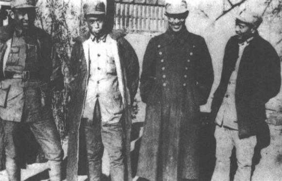 1938年春，李菁玉、张霖之、朱瑞、宋任穷(左起)在冀南