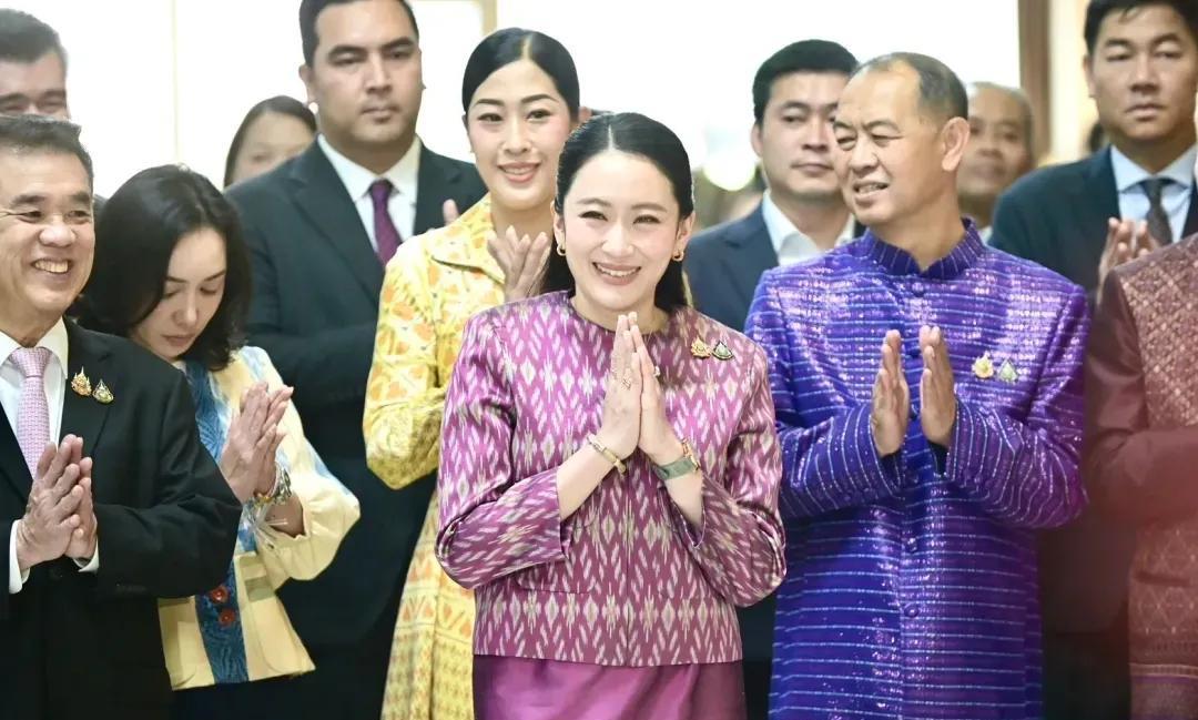 佩通坦上任首日回应回归柬埔寨文物的争议问题。7月4日，泰国文化部迎来新任部长佩