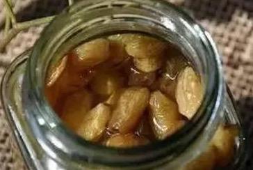 葡萄干加点它泡一泡, 排除体内多年毒素, 肝脏越吃越干净!