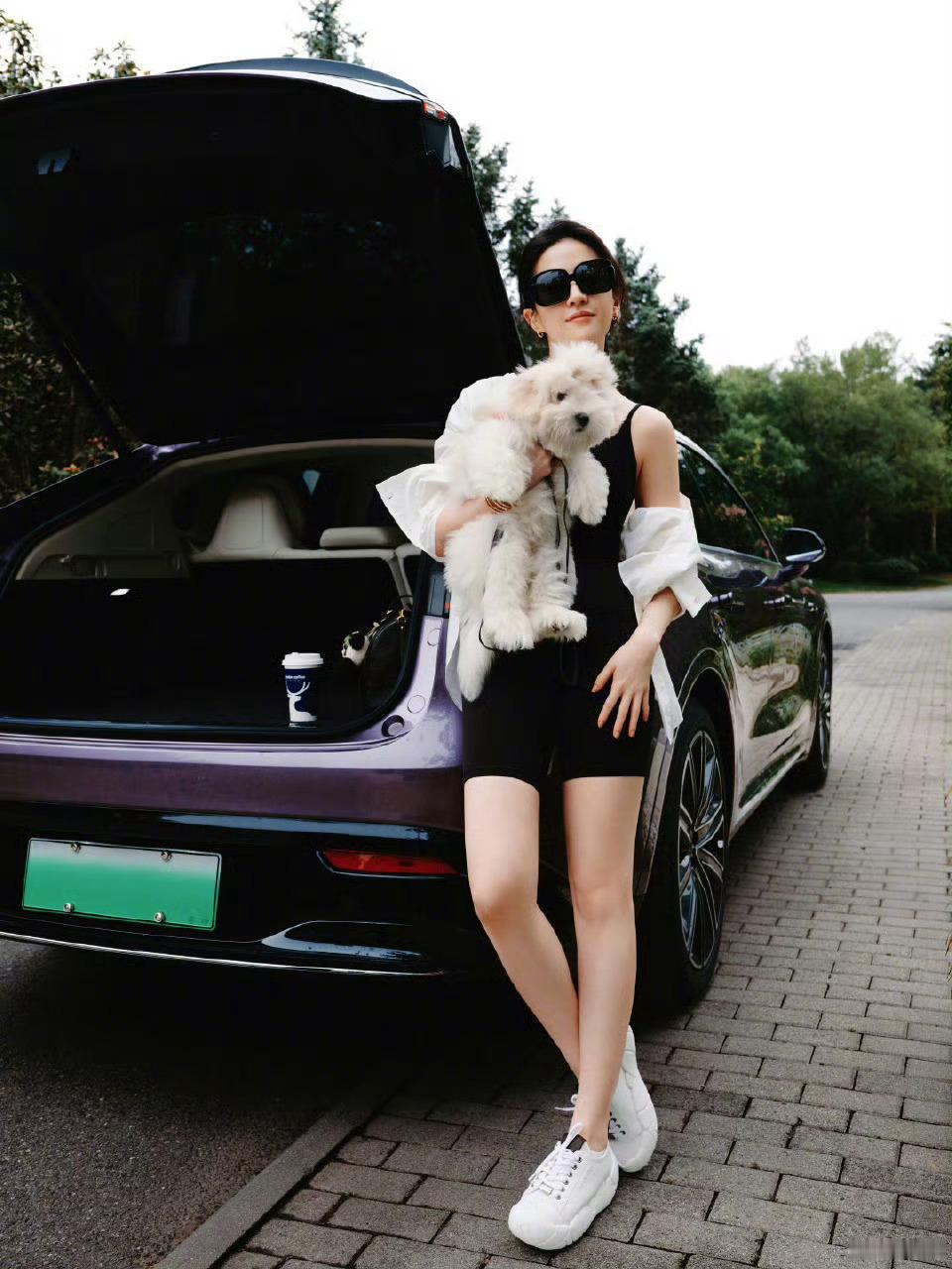 刘亦菲祖玛珑恭喜师兄的武汉老乡，鸿蒙智行车友，刘亦菲又接新广