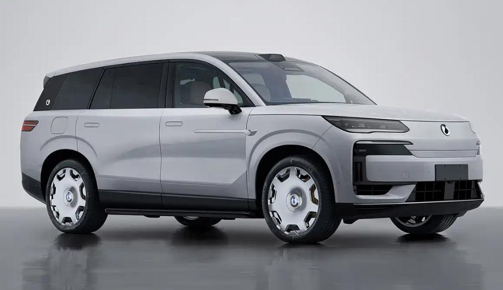 近日，我们从工信部官网获悉新款腾势N9申报信息。其定位大型SUV，外观与现款基本