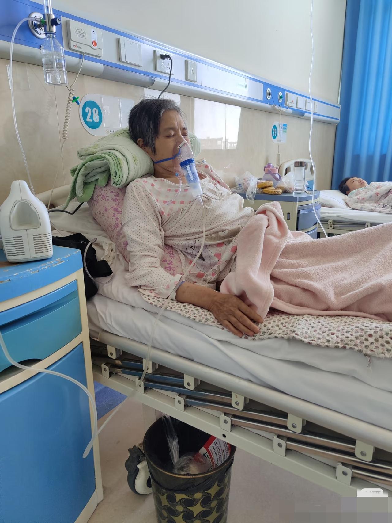 大学同学妈妈20年前癌症晚期，坚持跟老公离婚，说是不离婚死不瞑目。当年亲戚朋友都