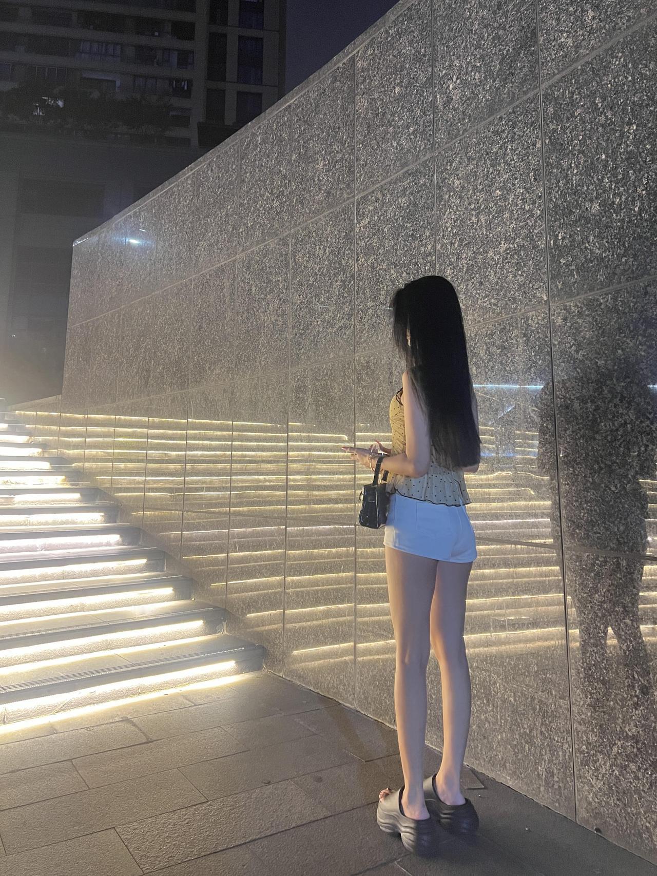 作家梁晓声说：“一定要记着，人老了以后，手里得攥着自己的钱。”别把