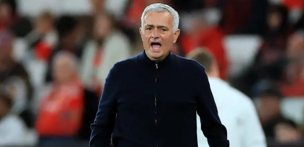 本菲卡本赛季最大的引援是穆帅，本菲卡正在等待穆帅一锤定音。本菲卡正在等待穆帅决