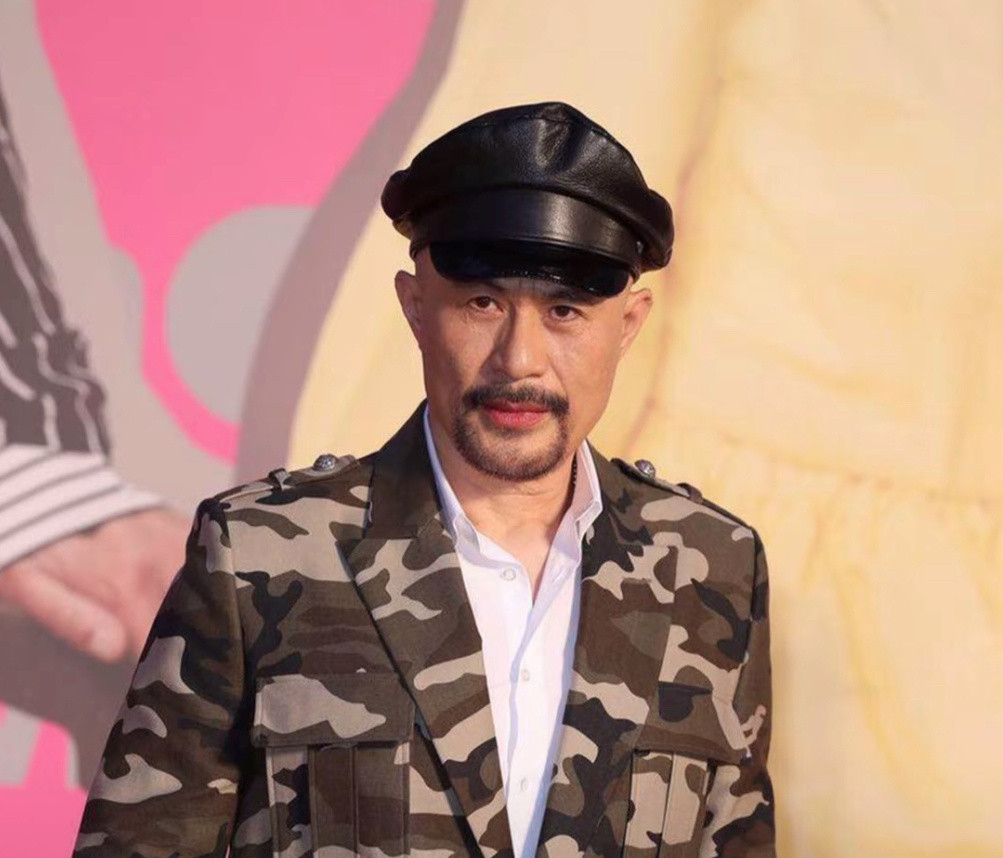 王嘉尔也想进叔圈了