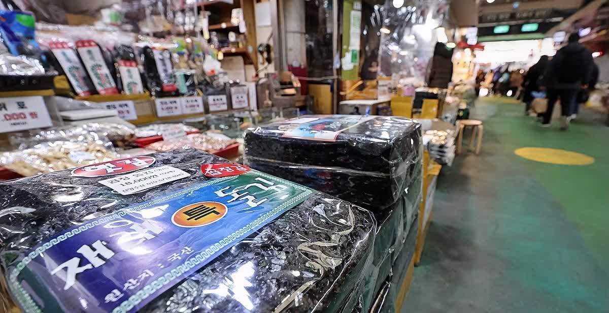 韩国想通了，找中国帮忙没想到看似很普通的干紫菜竟然在韩国卖出了天价，截止本月