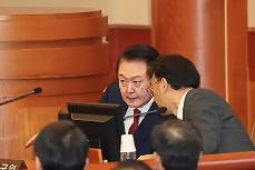 尹锡悦事大了，成为暴露了的“韩国泽连斯基”。韩国特检组已经拿出证据了，尹