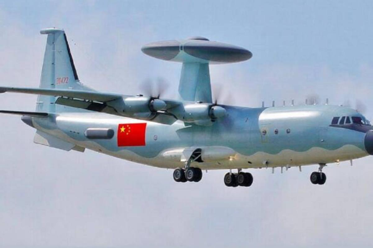 【空警-500突然出没澎湖空域】根据台媒的报道称，“航空追踪平台”的数据显示