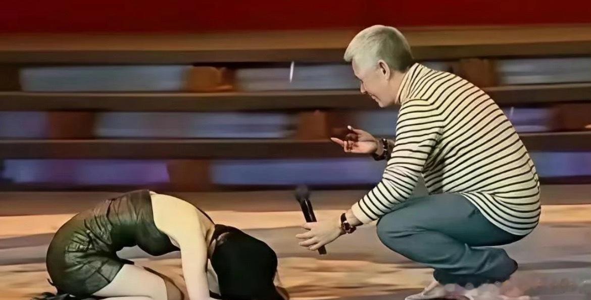 当年这一跪大震惊这一跪算是保住了半身荣华富贵