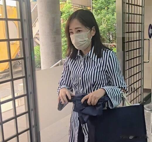 李乾龙称追踪器太太装的民进党要尹乃菁道歉国民党副主席李乾龙座车遭装追踪器，