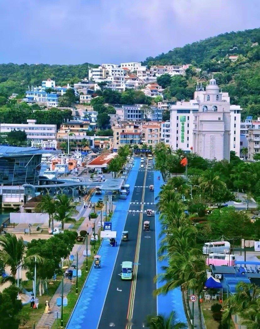 股市里真有价值投资，但在A股得懂门道。A股有5000多只股票，31个一级行业、3