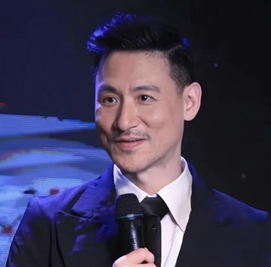 张学友东莞演唱会被多人投诉！原因是张学友这次在东莞将连开三天演唱会，其中有两