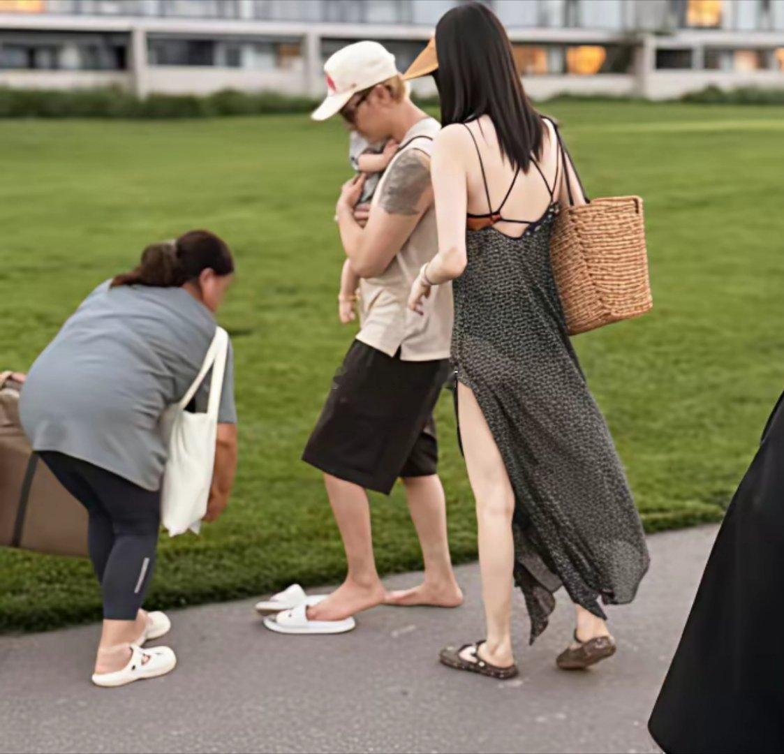 明星居然也要亲自带娃？还以为他们会扔给保姆呢！绝对的好爸妈！