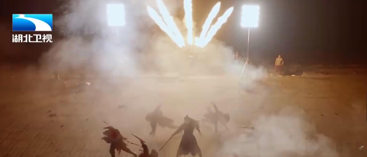 260米长的越王勾践剑，燃炸了！今年的湖北春晚，260米越王勾践剑简直燃炸了。在