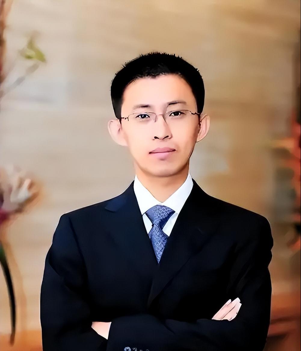 2002年华为工程师吕晓峰，乘飞机去突尼斯，就在飞机起飞1分钟发动机出现