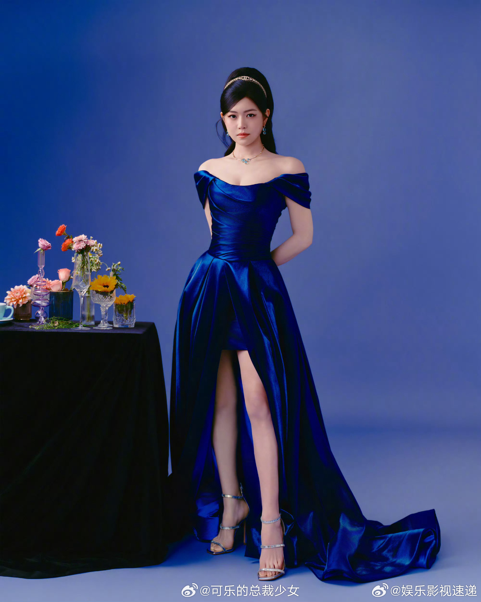 看得出她是公主陈妍希陈妍希这次的造型直接封神，蓝色丝绒长裙把她所有的优点都放大