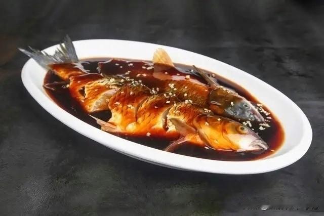 默茨到访让西湖醋鱼再次登上了热搜，看来在杭州没有人能逃得了西湖醋鱼的魔爪。作为中