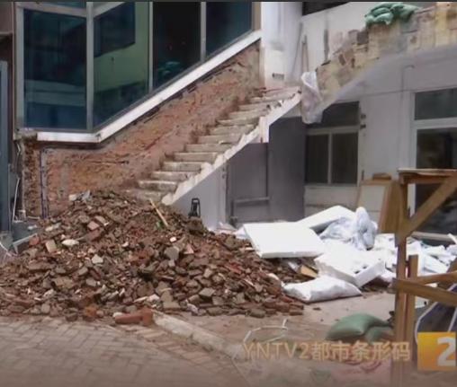 云南昆明，男子买了一套法拍房，正欢天喜地地装修，结果1楼的业主，直接在男子家入户