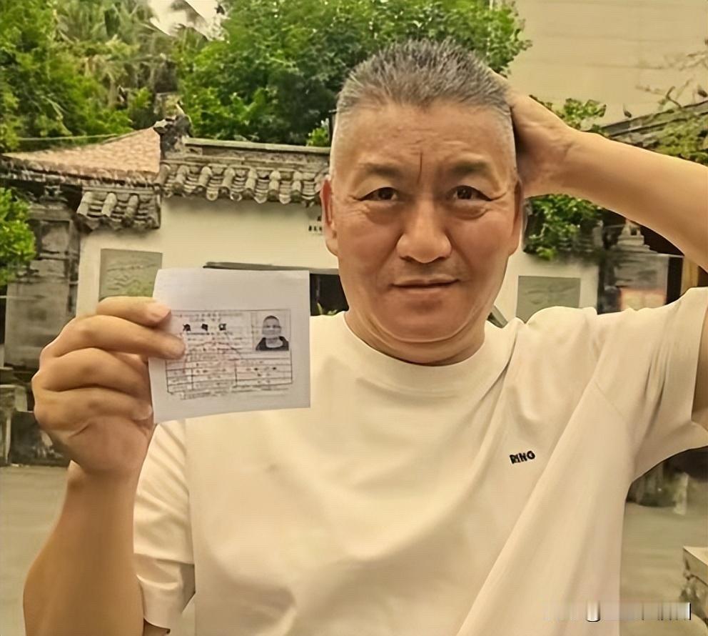 “59岁高考最大钉子户”梁实，宣布继续参加今年的高考，而且，今年他的目标分