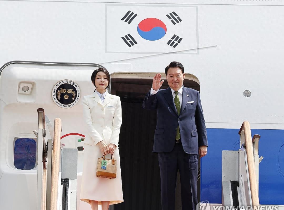 我的分析有如下几个方面的原因:一是李在明执政形象要与上任要有完全不同格局，改善